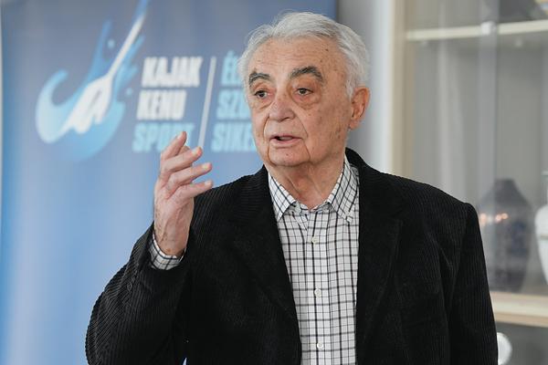 Kovács László