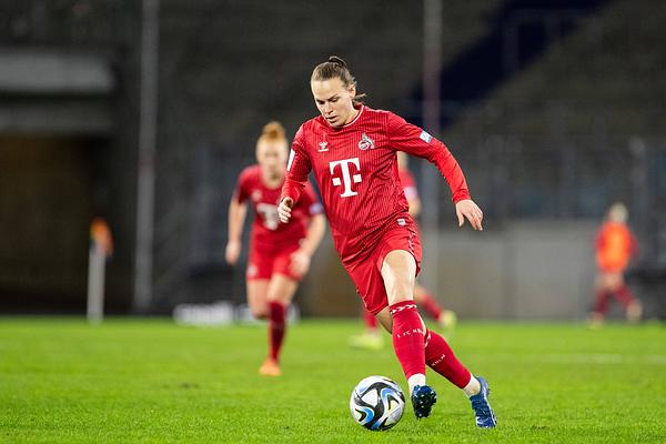 Zeller Dóra