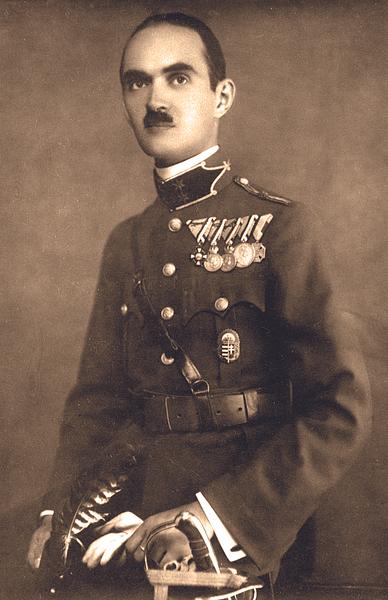 Uhlyárik Jenő Titusz