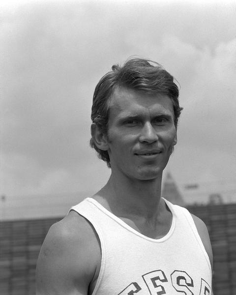 Tihanyi József