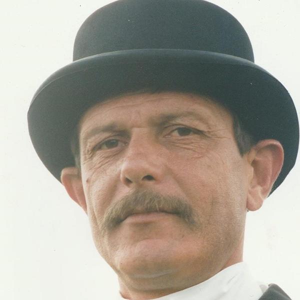 Cseresnyés László