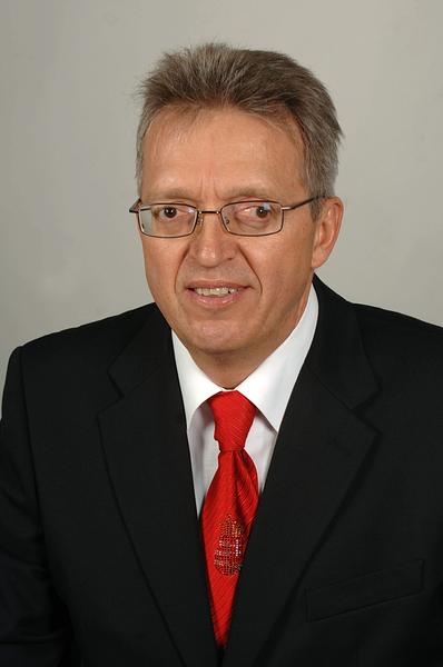 Császári Attila