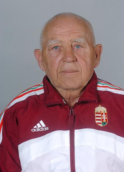 Újvári László