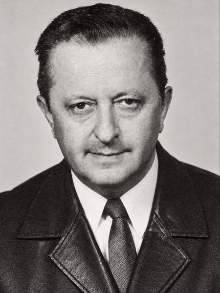 B. Tóth László