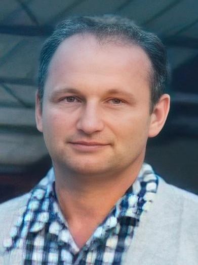 Komáromi Ákos